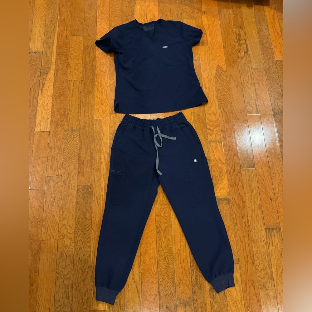 FIGS Navy Scrub Set XS/S